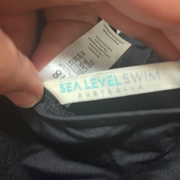 New 🎉 Black Sea level swims Australia swim suit - Picture 4 of 6